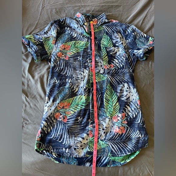 IZOD Saltwater Relaxed Classics Hawaiian Shirt | Size Small - Picture 8 of 8